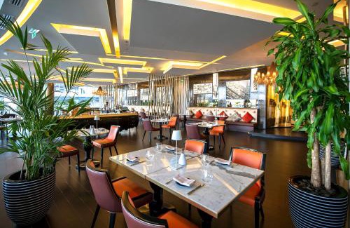 Abu Dhabi Resort | Conrad Abu Dhabi Etihad Towers