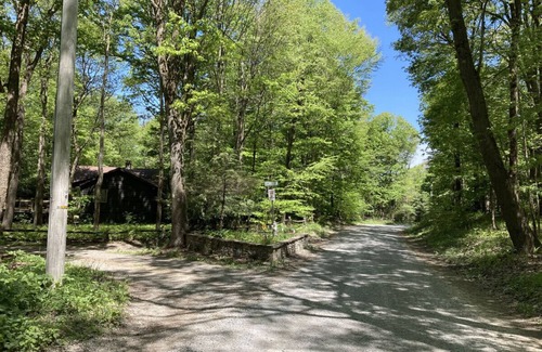 Stahlstown House | Contact Free Mtn Escape, Private Hot Tub, Fire Pit, Pet & Family Friendly