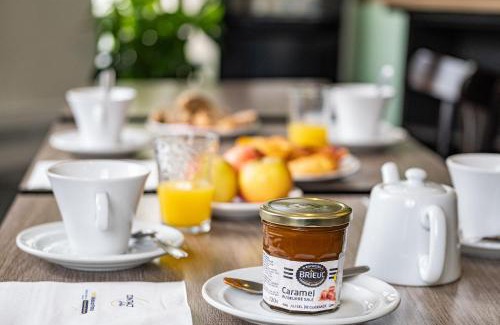 Saint-Brieuc Hotel | Contact Hôtel du Champ de Mars de Saint-Brieuc