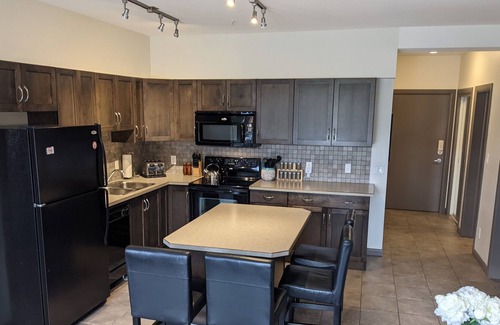 South Pandosy Condo | CONTACT HOST BEFORE REQUESTING TO BOOK - SEE DESCRIPTION BELOW