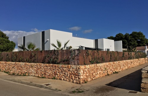 Cala Blanca Villa | CONTEMPORARY VILLA IN QUIET LOCATION WITH PRIVATE POOL AND GARDEN