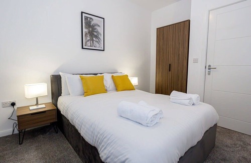 Bolton Apartment | Contemporary 1 Bed Apartment, Central Bolton