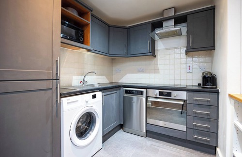Dublin Apartment | Contemporary 2BR Flat in Dublin's Cultural Hub