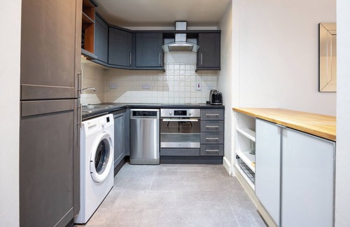 Dublin Apartment | Contemporary 2BR Flat in Dublin's Cultural Hub