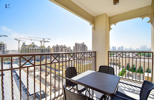 Umm Suqeim 3 Apartment | Contemporary 2BR Gem in Madinat Jumeirah - RAH