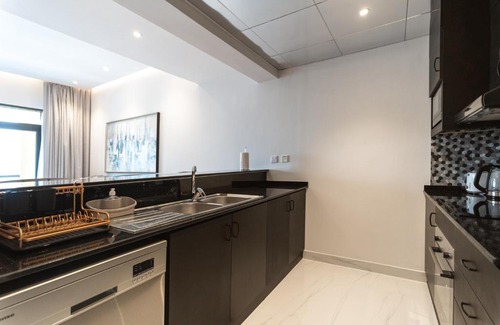 The Greens Apartment | Contemporary 3-Bedroom Retreat in The Greens