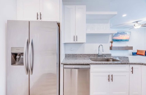 Dunean House | Contemporary 3BR Condo: Quick Drive to Downtown