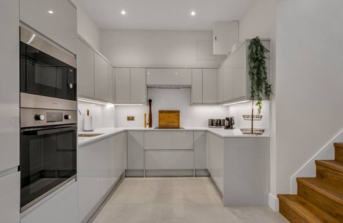Haringey Apartment | Contemporary 3BR duplex garden apartment