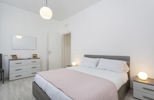 San Martino Apartment | Contemporary apartment in Sturla by Wonderful Italy