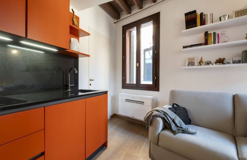 San Marco Apartment | CONTEMPORARY APARTMENT IN VENICE FF M02704212230