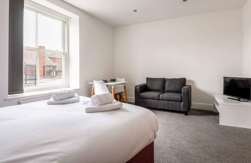 Doncaster Apartment | Contemporary Budget Studio in Central Doncaster