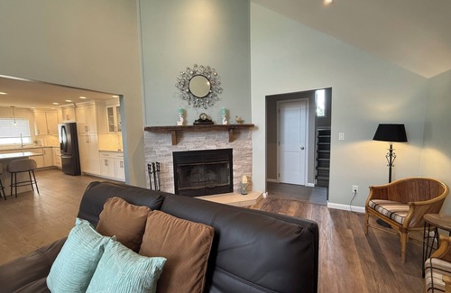 Villas House | Contemporary Beach house on Bay block, just steps to amazing sunsets!