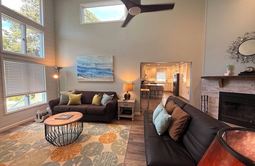 Villas House | Contemporary Beach house on Bay block, just steps to amazing sunsets!