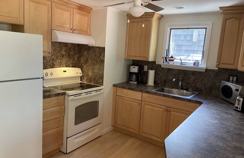 Hampton Bays Cottage | Contemporary Beach Cottage - Walk to Bay, Minutes from Ocean