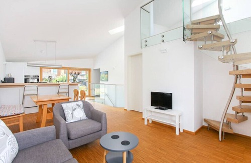 Canterbury Condo | Contemporary bolthole, short walk from City