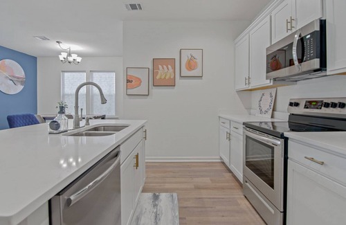 Highlands - Perkins Condo | Contemporary, centrally located townhome near LSU!
