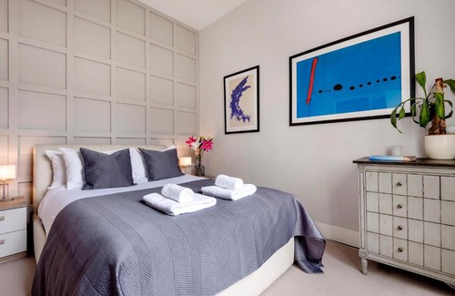 Wandsworth Apartment | Contemporary Clapham home near Wandsworth Common by UndertheDoormat