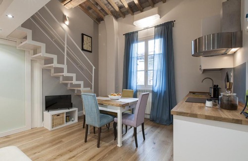 Santa Croce Apartment | Contemporary Conce 2 Bedrooms flat