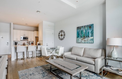 Old Naples Condo | Contemporary condo with EV charger, central AC, & W/D - snowbird-friendly