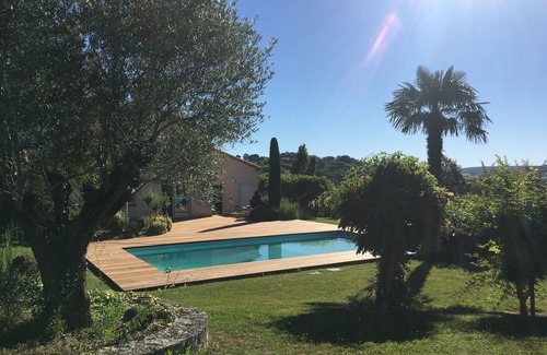 Villeneuve-sur-Lot House | Contemporary home open to nature: happy family days.
