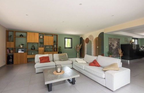 Gardanne House | Contemporary house between Aix en Provence and Marseille