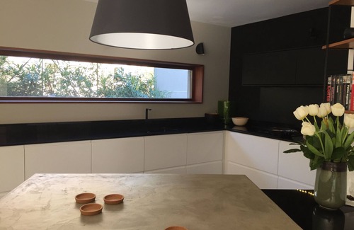 Le Redon House | Contemporary house with pool at the foot of the calanques