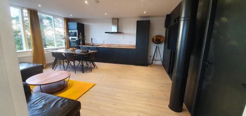 Kilsallaghan Cabin | Contemporary Dublin Suite with hot tub