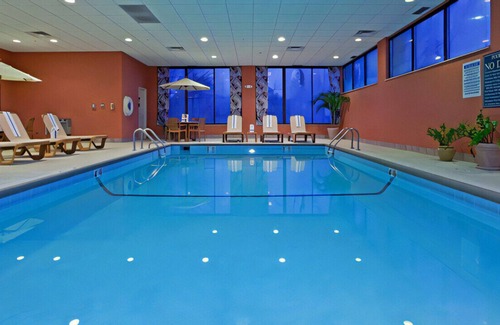 Indianapolis House | Contemporary King Room with Luxury and Comfort