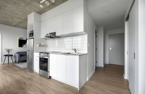 Downtown Montreal Apartment | Contemporary Life at Dorchester