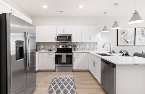 East Raleigh Apartment | Contemporary Living 5 Min From Downtown