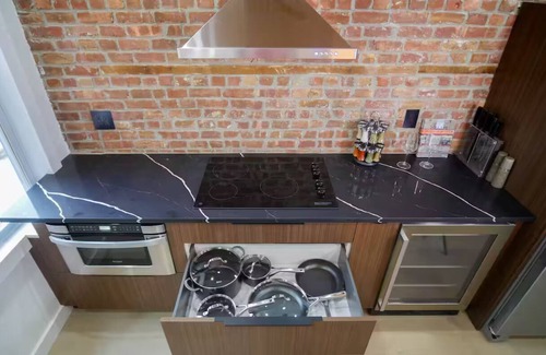 Cliffside Park Apartment | Contemporary Luxury Loft! Apt-20 Min to NYC