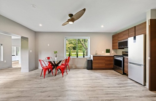 Stevenson Villa | Contemporary Luxury Villa in Convenient Baltimore County