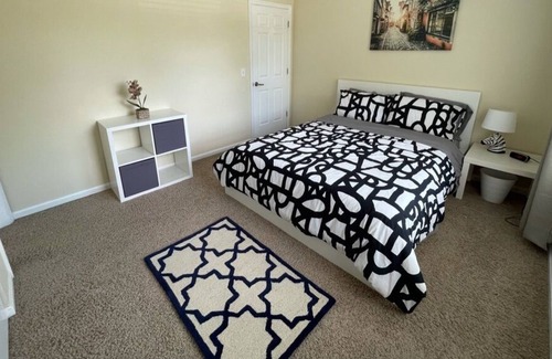 Roselawn Finance House | Contemporary Newly Updated 3 Bedroom Home