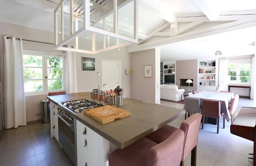 Saint-Tropez City Centre Villa | Contemporary six bed Villa with Pool in the centre of St Tropez