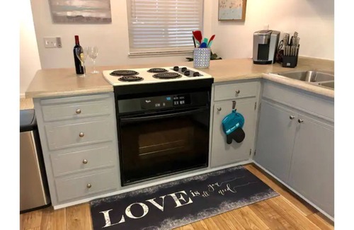 Chico Apartment | Contemporary Suite in the Heart of Downtown Chico