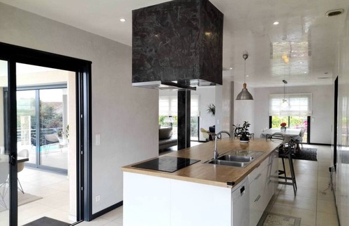 Solenzara House | Contemporary villa with pool