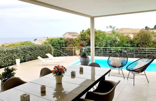 Solenzara House | Contemporary villa with pool