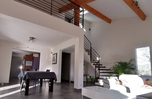 Roquevaire House | Contemporary villa with swimming pool