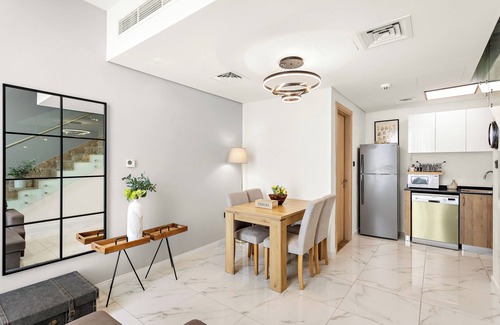Dubai Villa | Contemporary Villa with a Stunning Garden & Parking