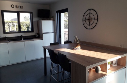 Vannes House | Contemporary villa with heated pool