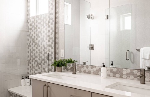 Baker Condo | Contemporary Zen Townhome with a View | Wash Park