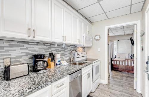 Panama City Beach Apartment | Continental Condo 118