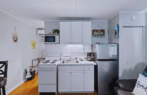 Sunset Beach Condo | Continental Motel - studio with kitchenette close to beach