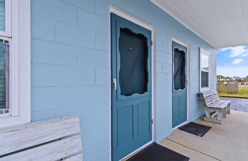 Sunset Beach Condo | Continental Motel - studio with kitchenette close to beach