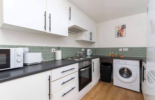 Redcar House | Contractor Base | 4 Beds | Redcar | Free Parking
