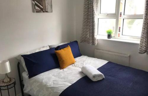 Aston-le-Walls Apartment | Contractor and family friendly spacious 3-Bed House with private parking, WiFi, garden area