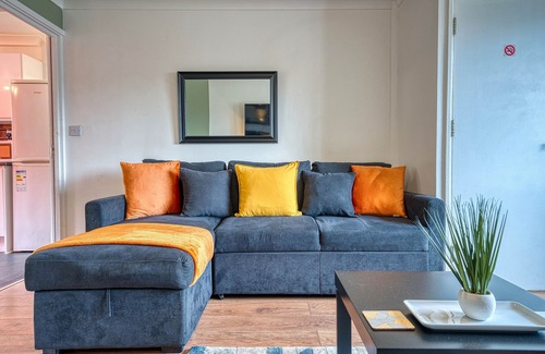 Birmingham House | Contractor Digs 4 Bedroom nr City/HS2/M6 & FREE WIFI