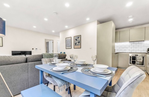 Bedford House | ContractorGem,2bed,free parking