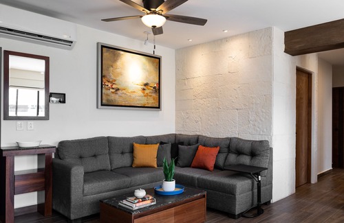 Monterrey Apartment | Convenience, luxury, near UANL.