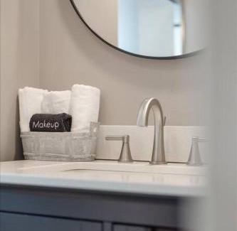 Meridian-Kessler Apartment | Convenient 2BR Near Convention & Hospitals